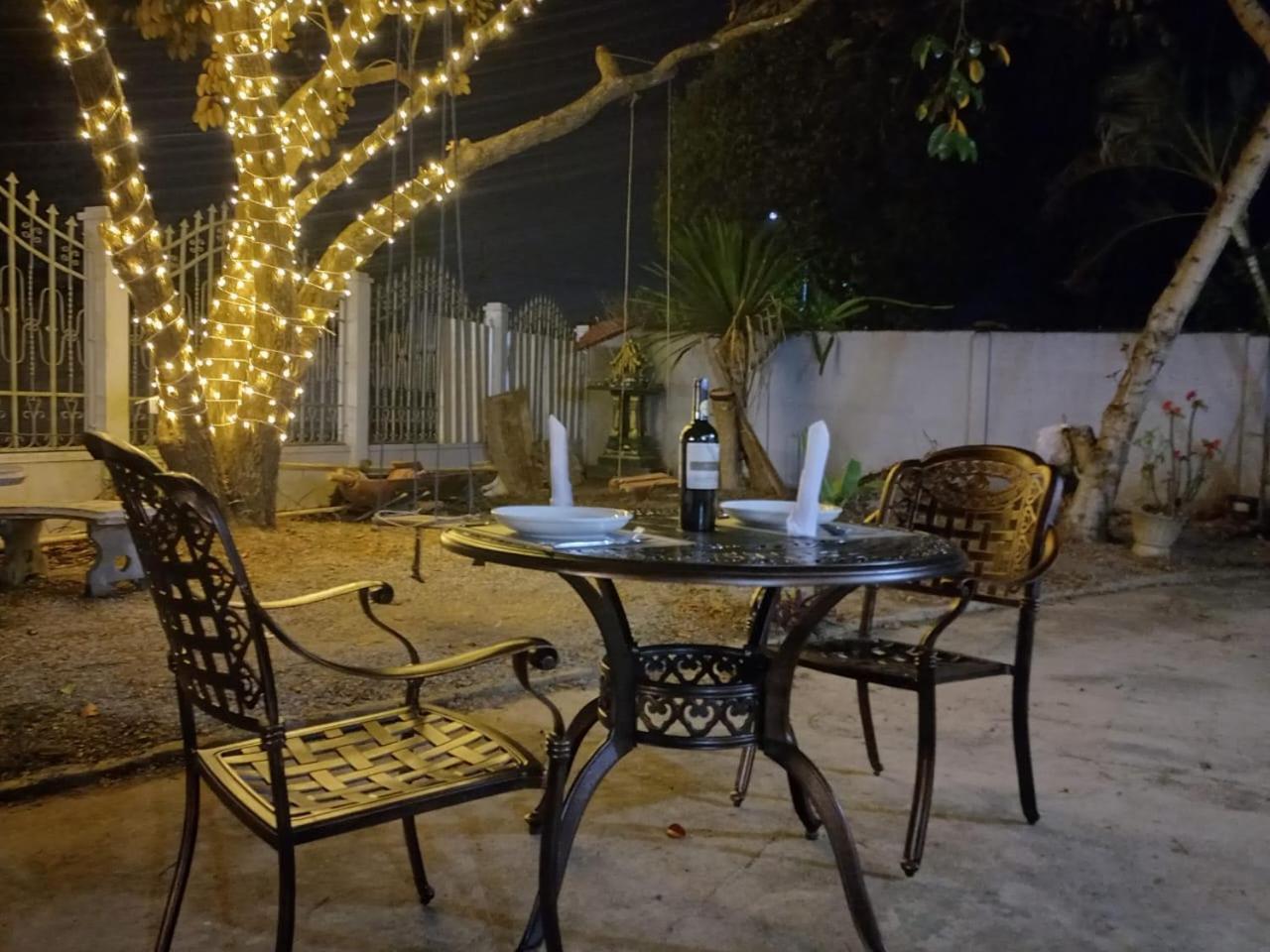 Sipanya Guesthouse Muang Phônsavan Buitenkant foto