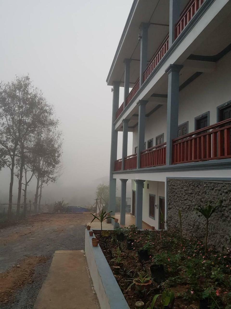 Sipanya Guesthouse Muang Phônsavan Buitenkant foto