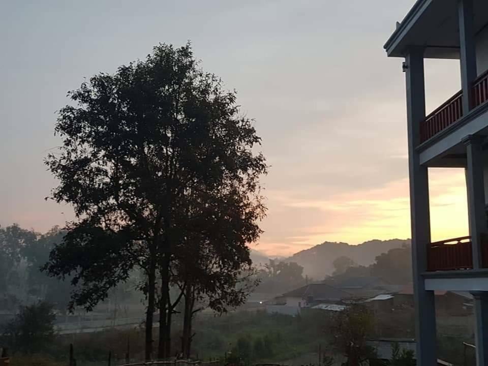 Sipanya Guesthouse Muang Phônsavan Buitenkant foto